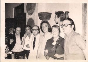 FOTO-JUVENAL-SOTO7El-jurado-del-Premio-Cero-de-Po-esia-1972.-Glorira-Fuertes-Antonio_Gala-Rafael-Perez-Estrada-Pepe-Mercado-y-Jose-Infante.jpeg